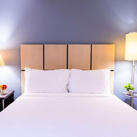 Sonesta Simply Suites Oklahoma City Airport Екстериор снимка