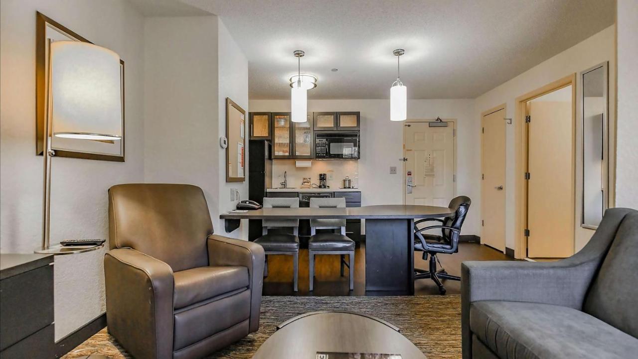 Sonesta Simply Suites Oklahoma City Airport Екстериор снимка